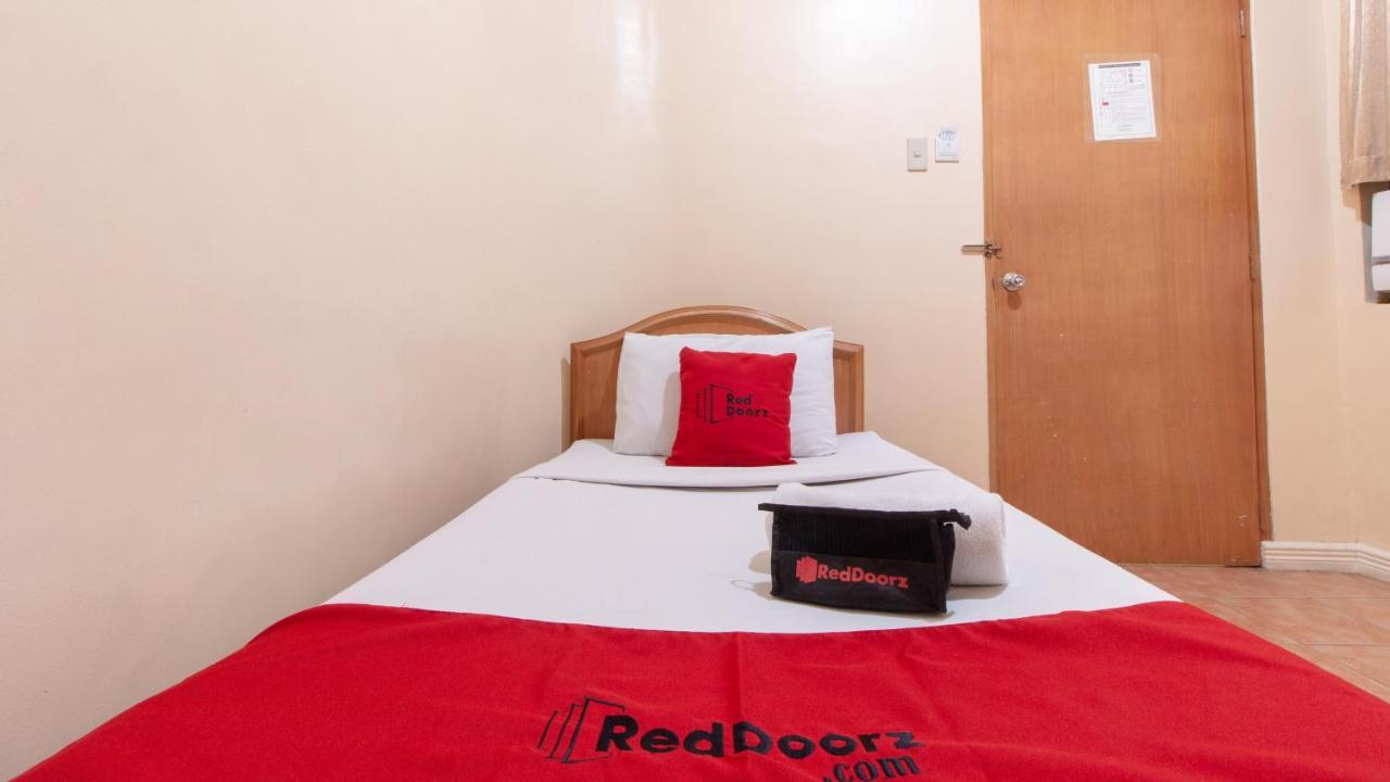 Reddoorz @ Downtown Tacloban Hotel Bagian luar foto