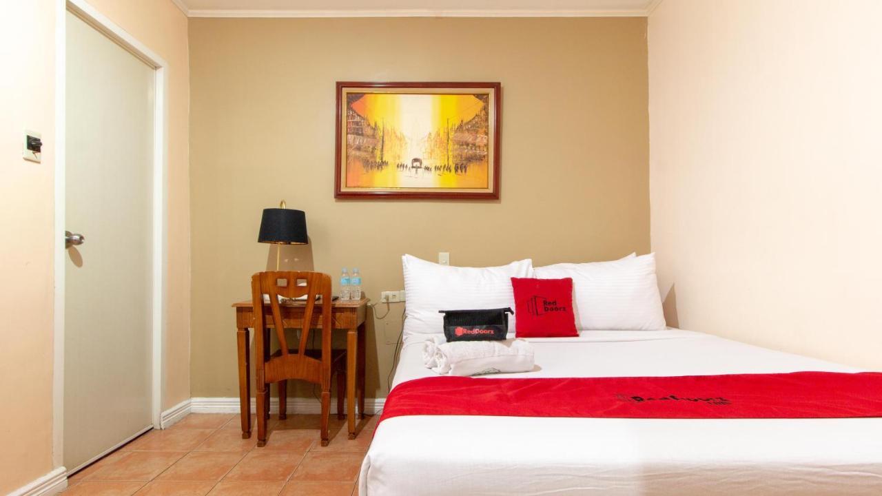 Reddoorz @ Downtown Tacloban Hotel Bagian luar foto