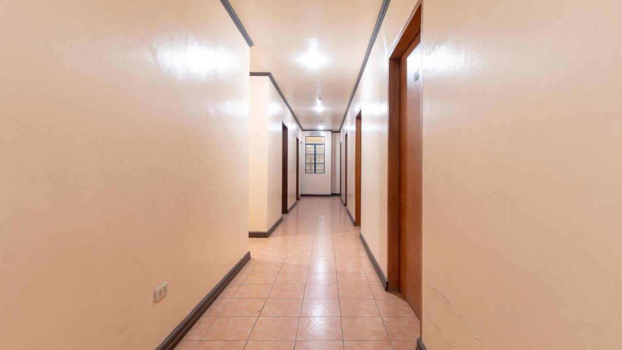 Reddoorz @ Downtown Tacloban Hotel Bagian luar foto