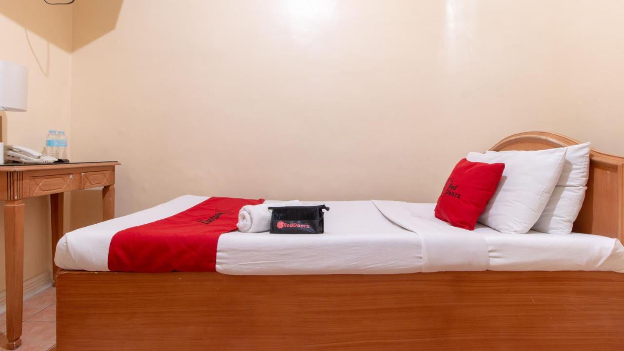 Reddoorz @ Downtown Tacloban Hotel Bagian luar foto