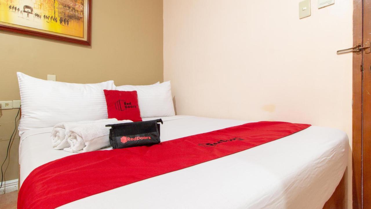 Reddoorz @ Downtown Tacloban Hotel Bagian luar foto